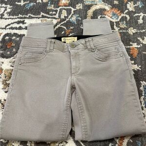 Democracy Ab Technology Gray Women’s Size
6 Jeans